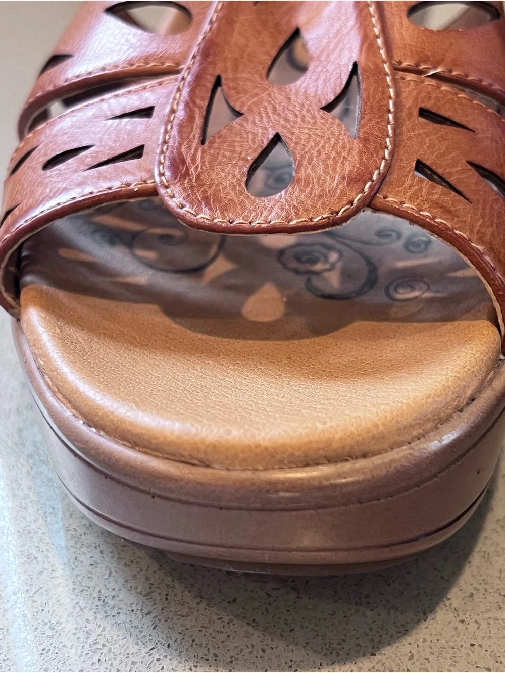 Bare Traps Dallas 8M Laser Cut Wedge Sandal